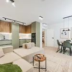 Apartment Seasons *