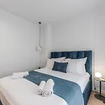 Seasons Apartment *
