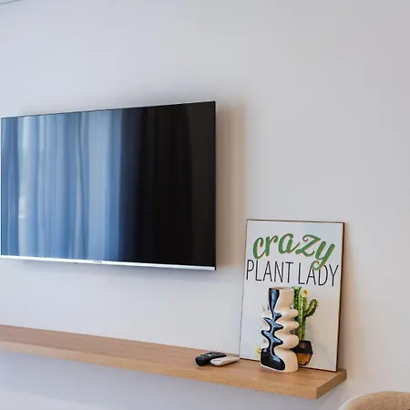 Seasons Apartment *